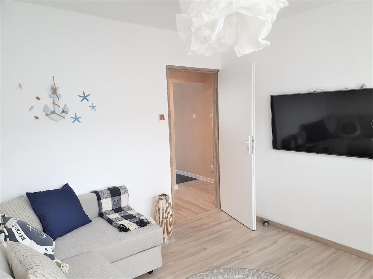 Wera - Klimatyczny Apartament 300 M Od Plazy Brzezno - Azw Гданск Екстериор снимка
