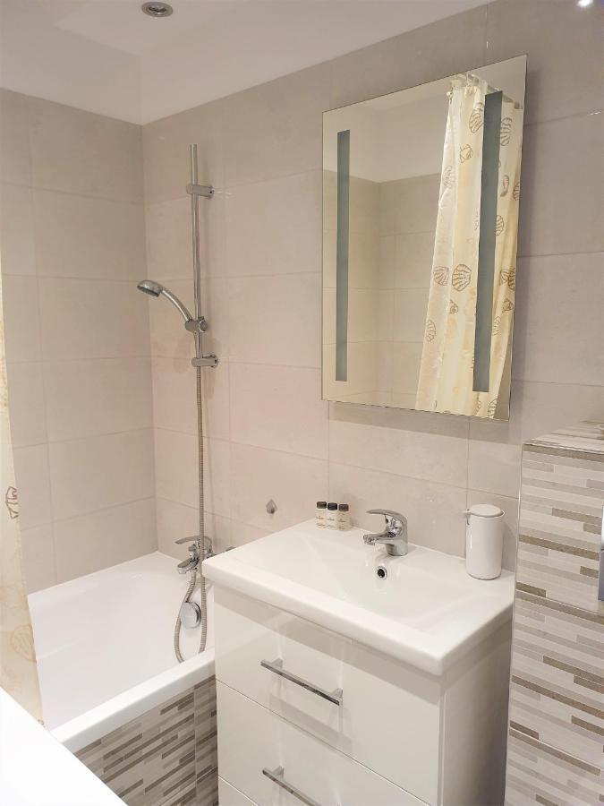 Wera - Klimatyczny Apartament 300 M Od Plazy Brzezno - Azw Гданск Екстериор снимка