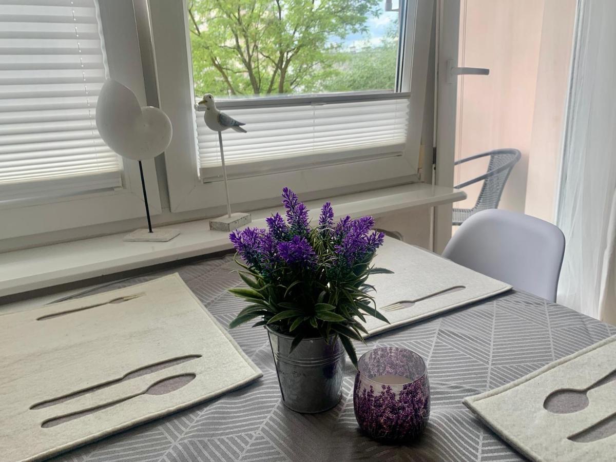 Wera - Klimatyczny Apartament 300 M Od Plazy Brzezno - Azw Гданск Екстериор снимка
