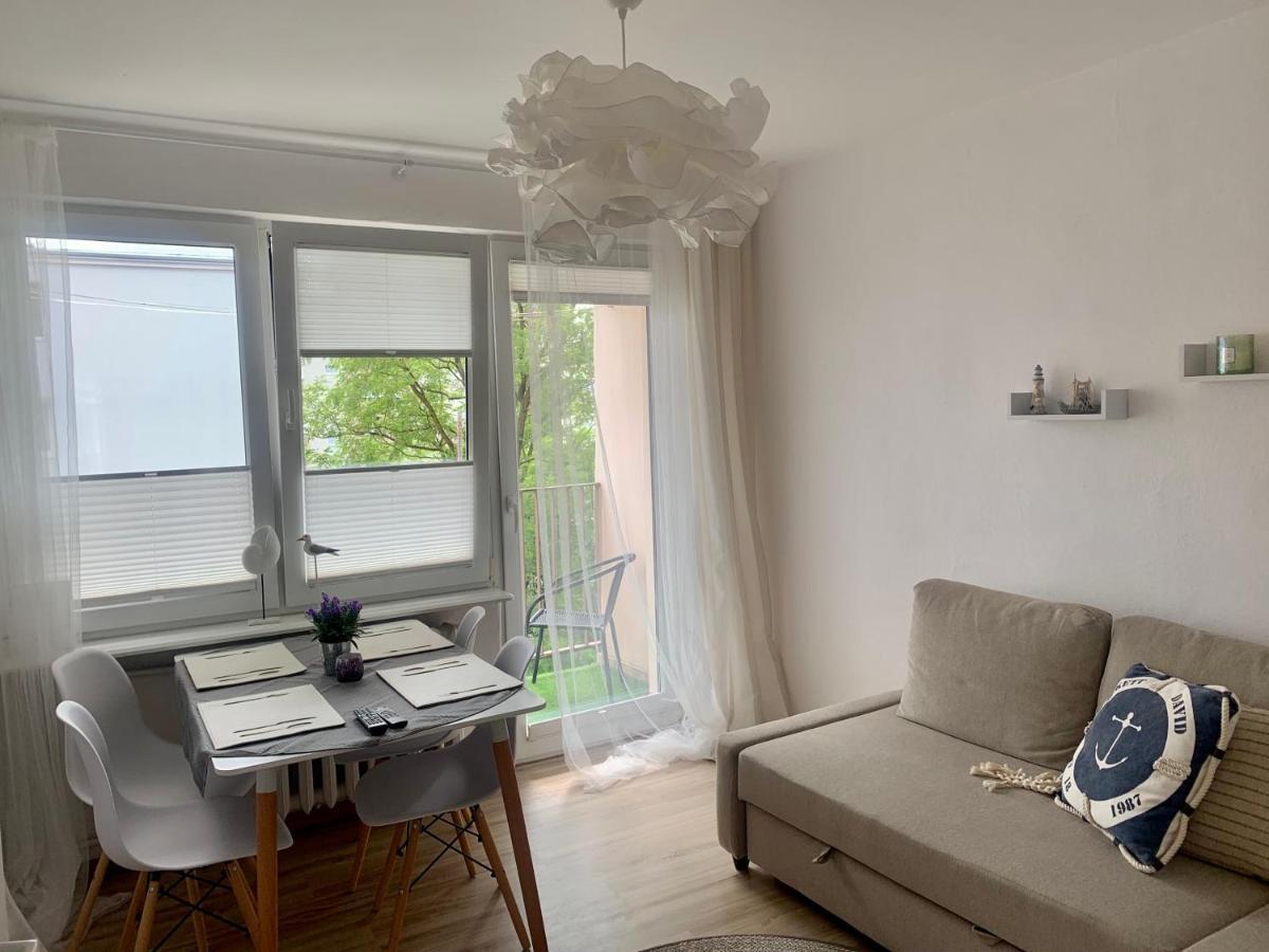 Wera - Klimatyczny Apartament 300 M Od Plazy Brzezno - Azw Гданск Екстериор снимка