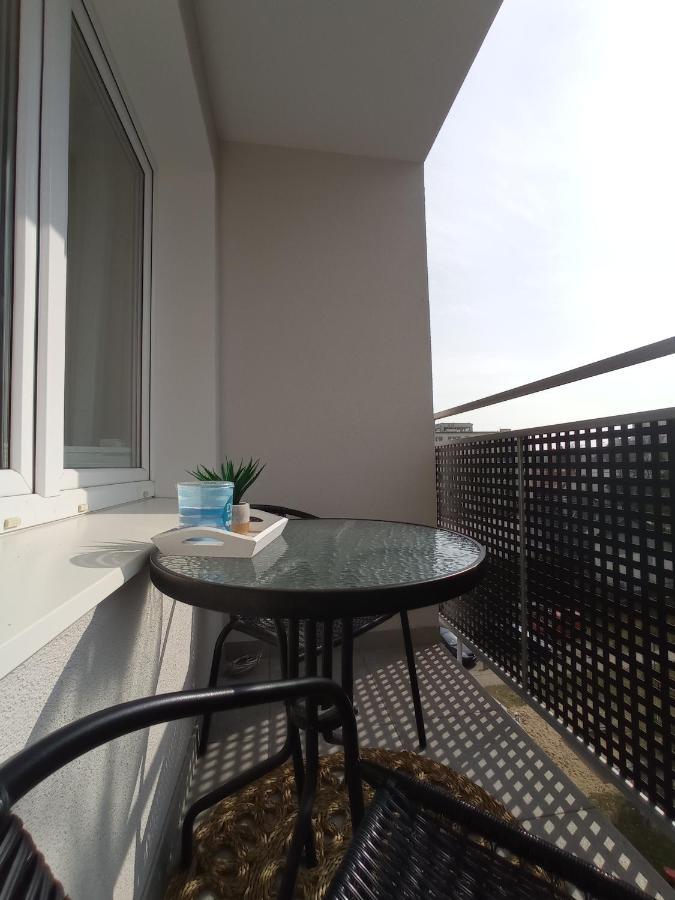 Wera - Klimatyczny Apartament 300 M Od Plazy Brzezno - Azw Гданск Екстериор снимка